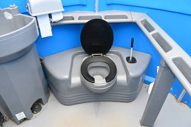 Best Luxury portable toilet rental  in Great Neck Gardens, NY